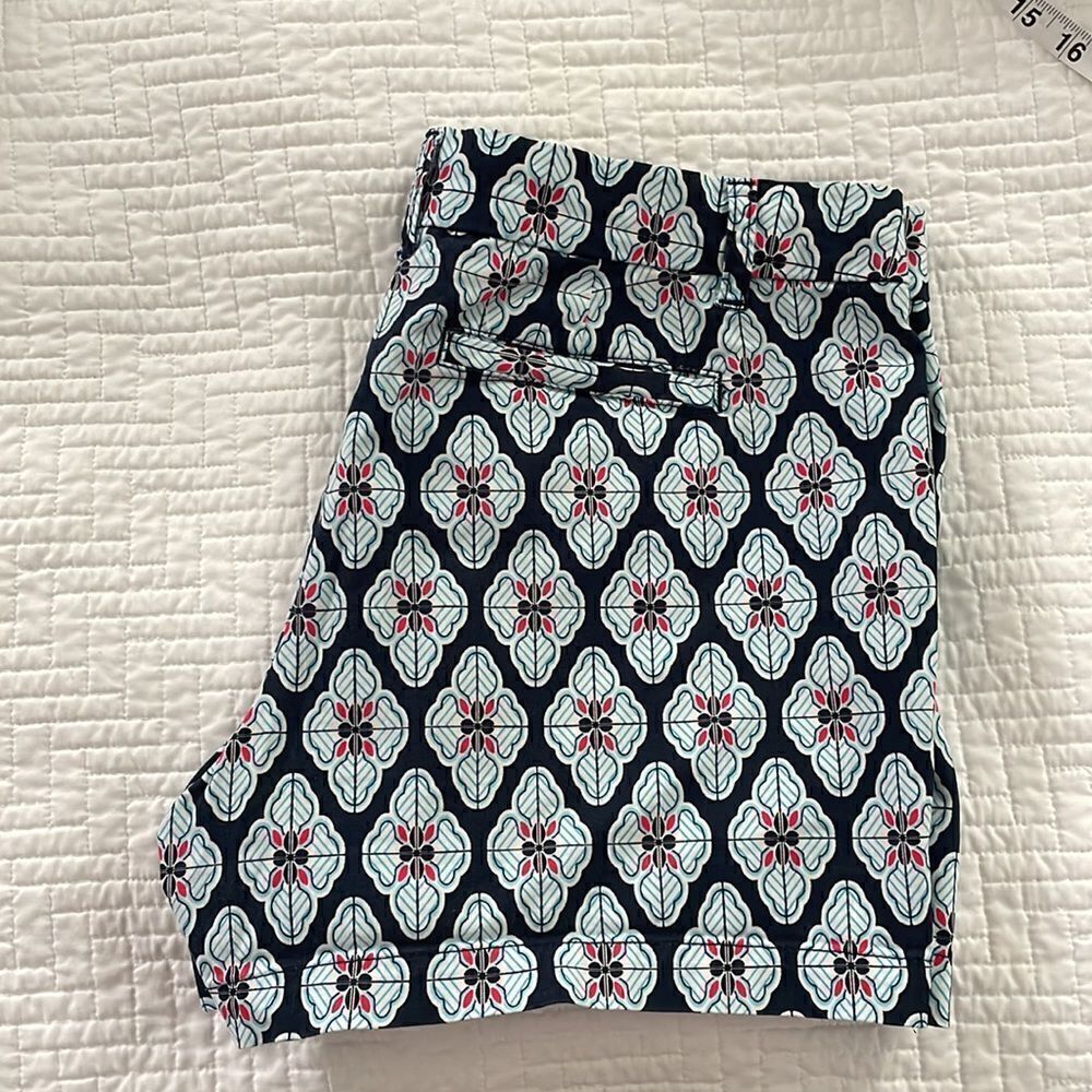 Crown & Ivy Navy Patterned Shorts 12p - Picture 4 of 6